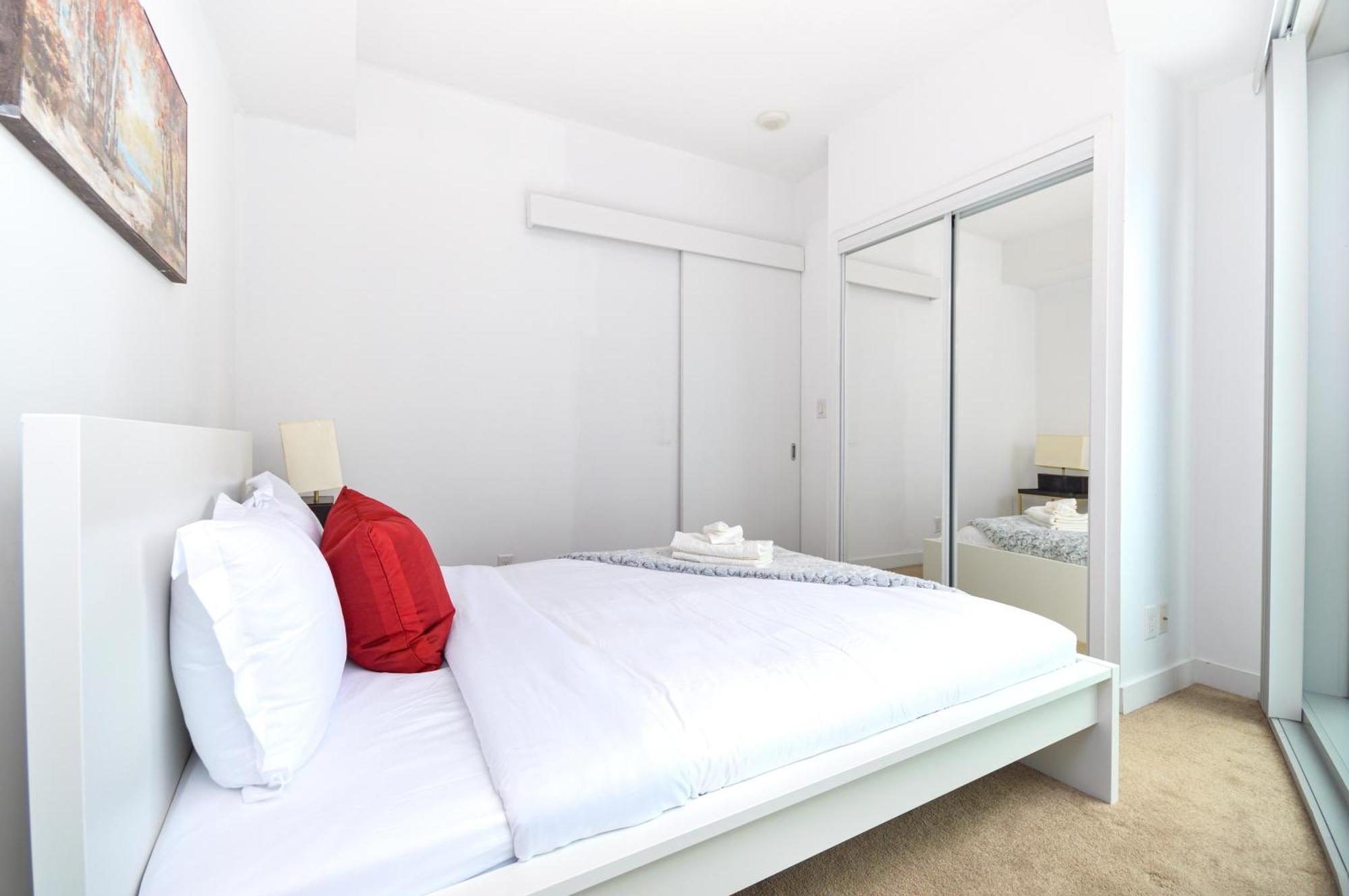 Downtown Toronto Condo Mins From Scotiabank Arena, Tiff, Cn Tower, Union, Mtcc Eksteriør billede